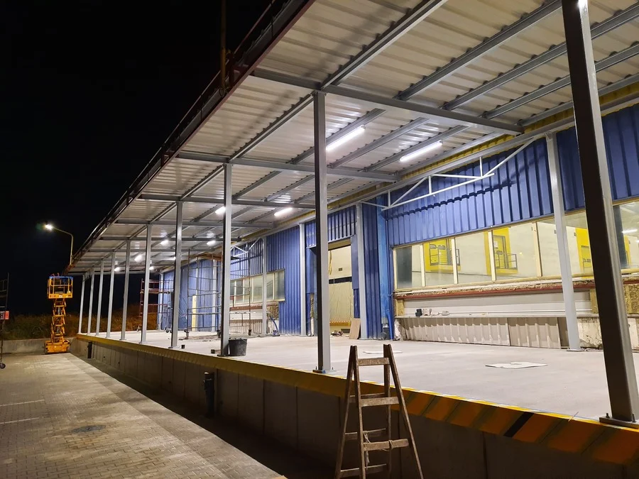 logistyka zadaszenie rampy, konstrukcje stalowe